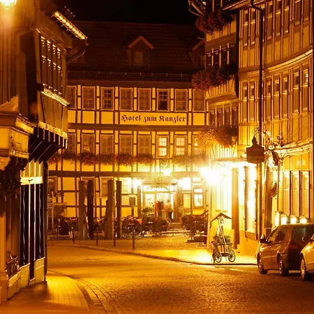 ホテル Zum Kanzler 3*