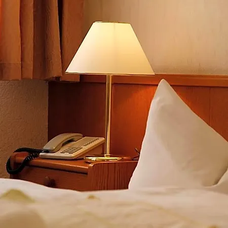 Zum Kanzler Hotel