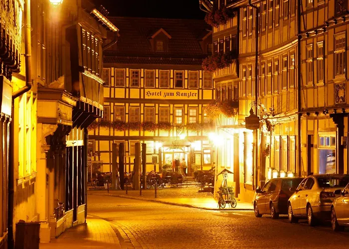 호텔 Zum Kanzler 3*