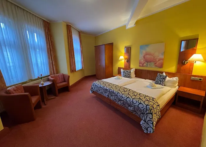 Zum Kanzler Hotell 3*